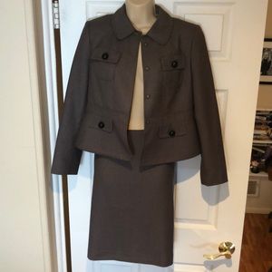 Ann Klein 2 piece Skirt Suit